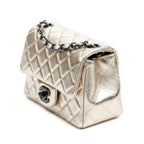 Bolso de Hombro Mini Solapa Cuadrada Piel de Becerro Acolchada Dorada