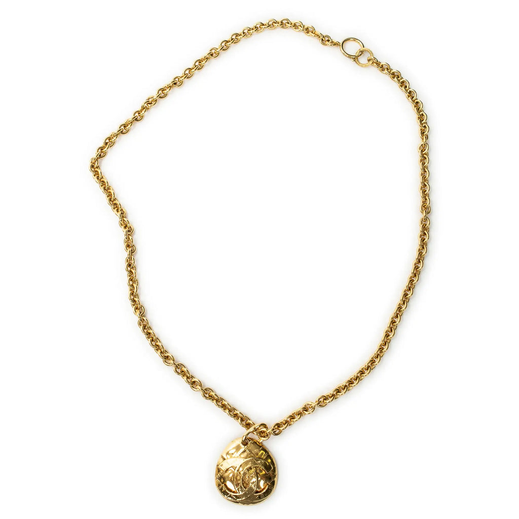 Collar CC con colgante ovalado y cadena, chapado en oro