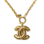 Collar acolchado con colgante de doble C, cadena chapada en oro
