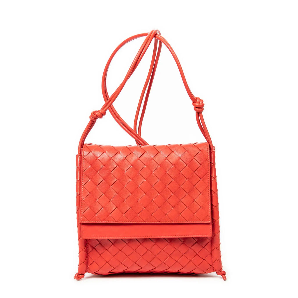 Bolso de hombro doble solapa cruzado de cuero intrecciato rojo