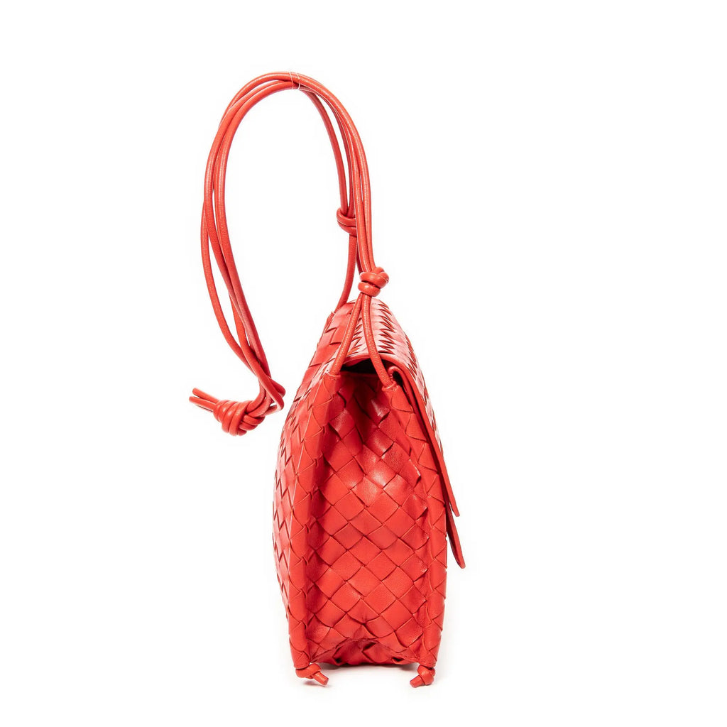 Bolso de hombro doble solapa cruzado de cuero intrecciato rojo