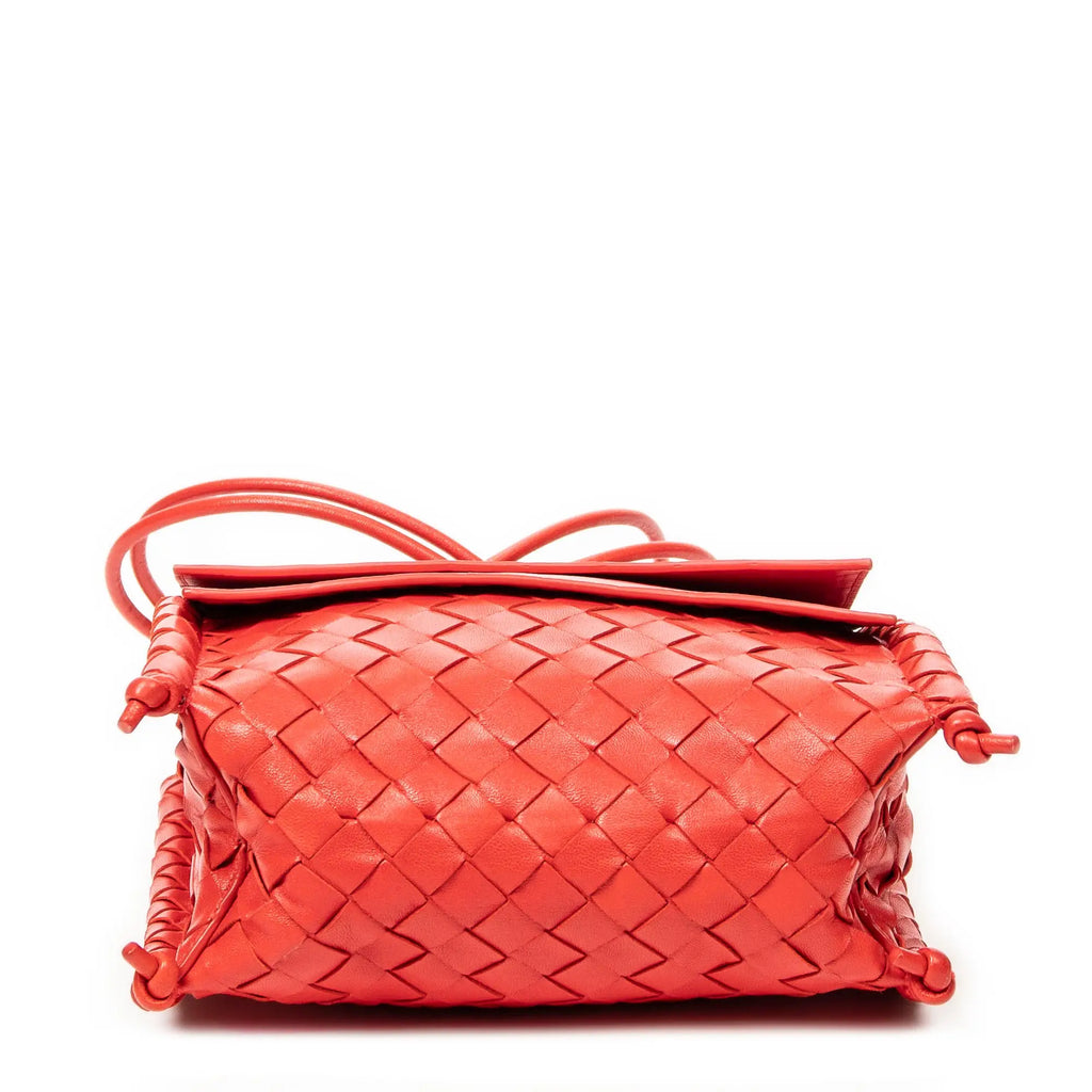 Bolso de hombro doble solapa cruzado de cuero intrecciato rojo