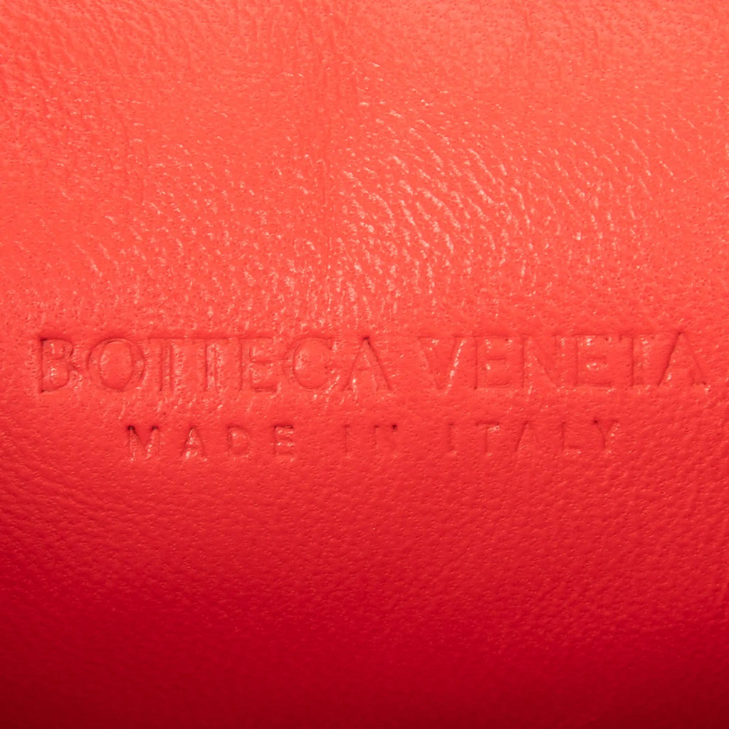 Bolso de hombro doble solapa cruzado de cuero intrecciato rojo