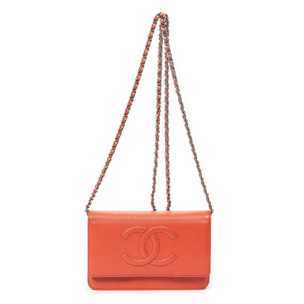 Bandolera CC Wallet on Chain de cuero caviar rojo coral