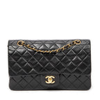 Bolso de hombro Classic Double Flap 26 de piel de becerro acolchada negra