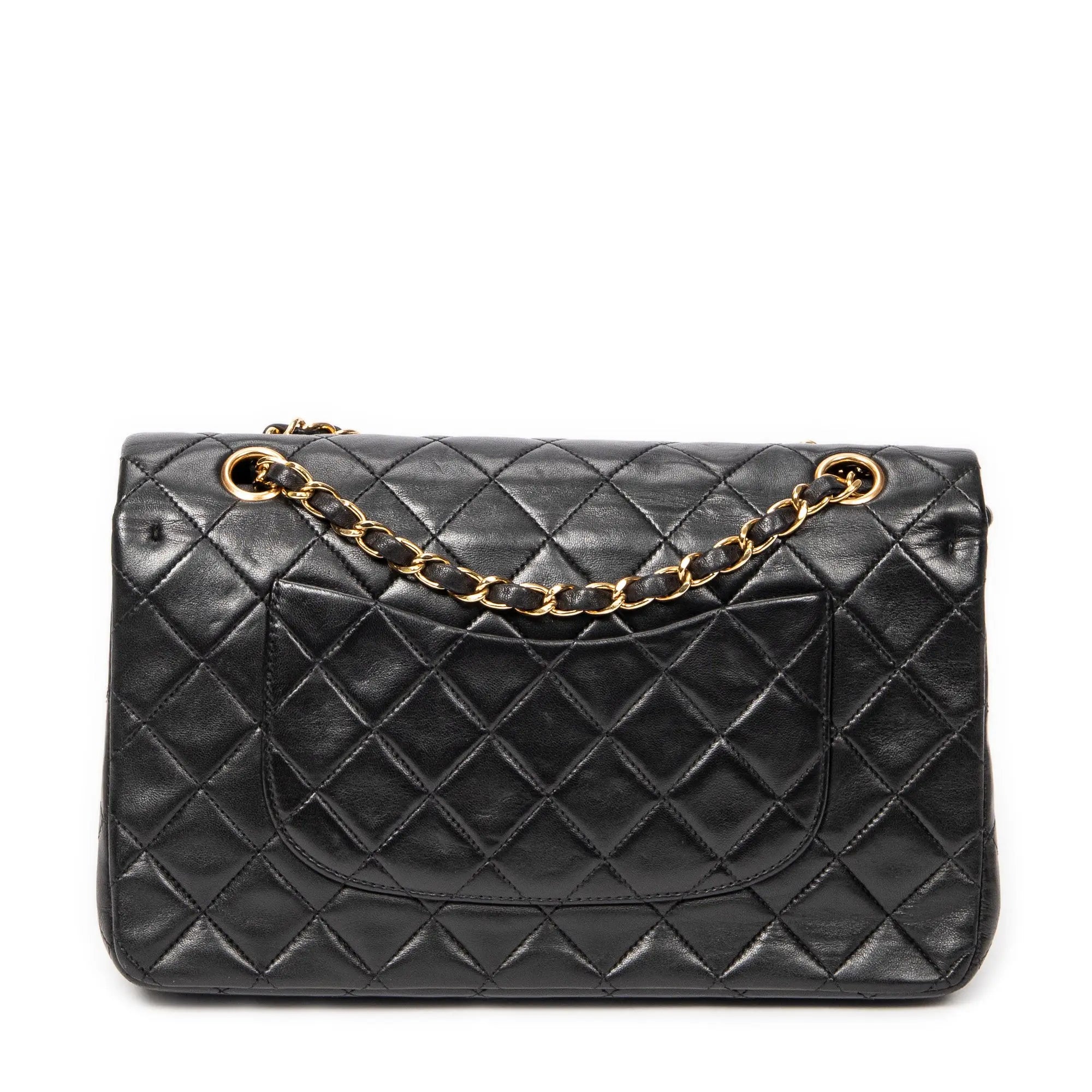 Bolso de hombro Classic Double Flap 26 de piel de becerro acolchada negra
