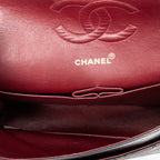 Bolso de hombro Classic Double Flap 26 de piel de becerro acolchada negra