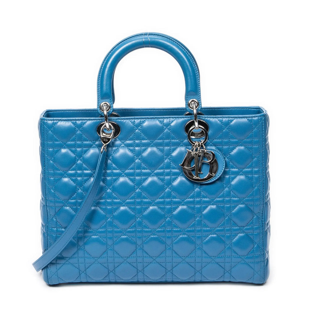 Bolso de hombro grande Lady Dior con cremallera en piel de cordero Cannage azul