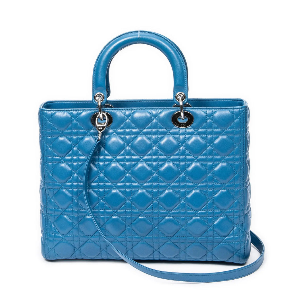 Bolso de hombro grande Lady Dior con cremallera en piel de cordero Cannage azul
