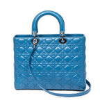 Bolso de hombro grande Lady Dior con cremallera en piel de cordero Cannage azul