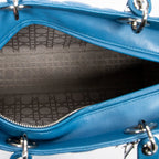 Bolso de hombro grande Lady Dior con cremallera en piel de cordero Cannage azul