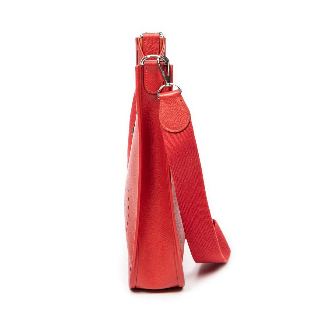 Sac bandoulière Evelyne I PM en cuir Epsom rouge