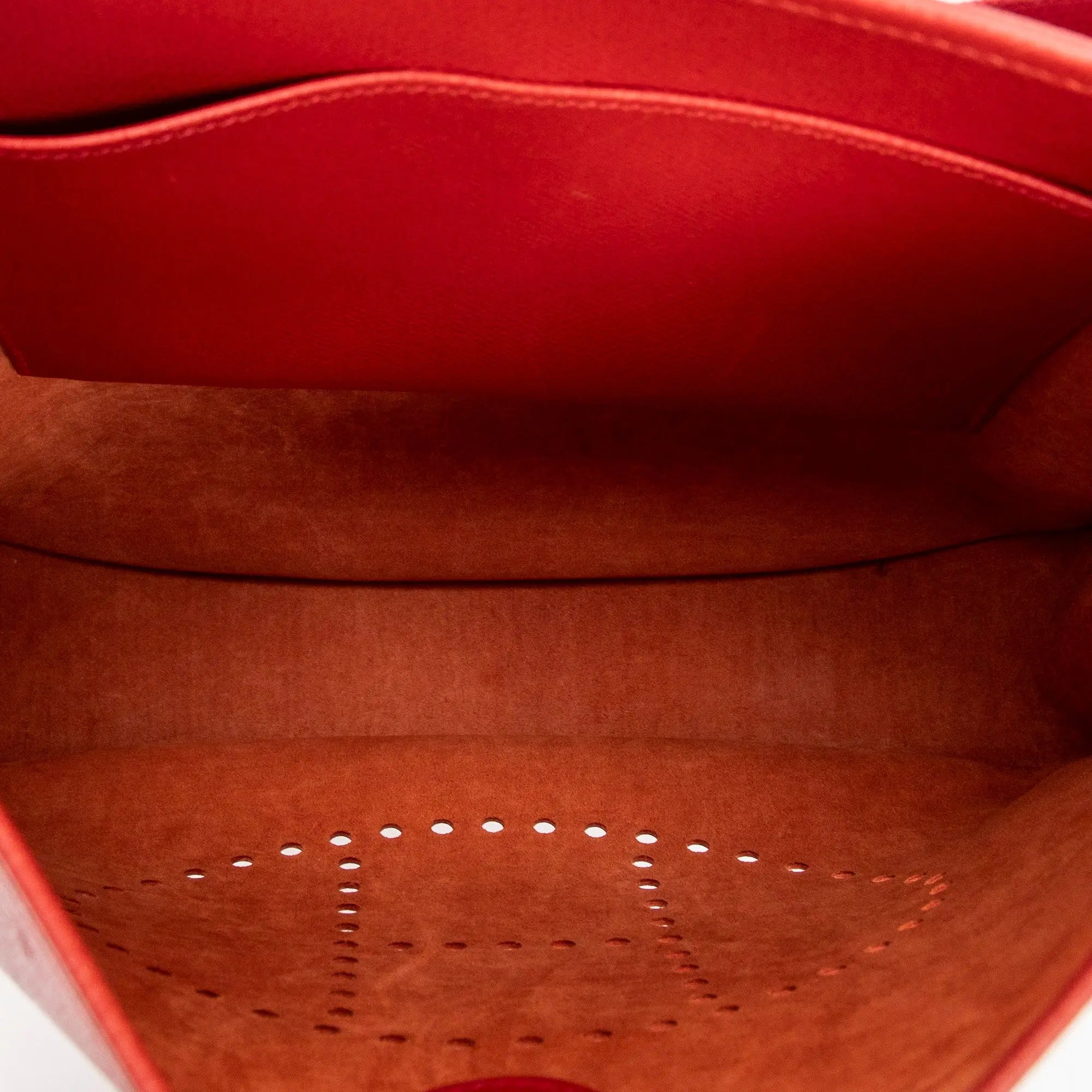 Sac bandoulière Evelyne I PM en cuir Epsom rouge