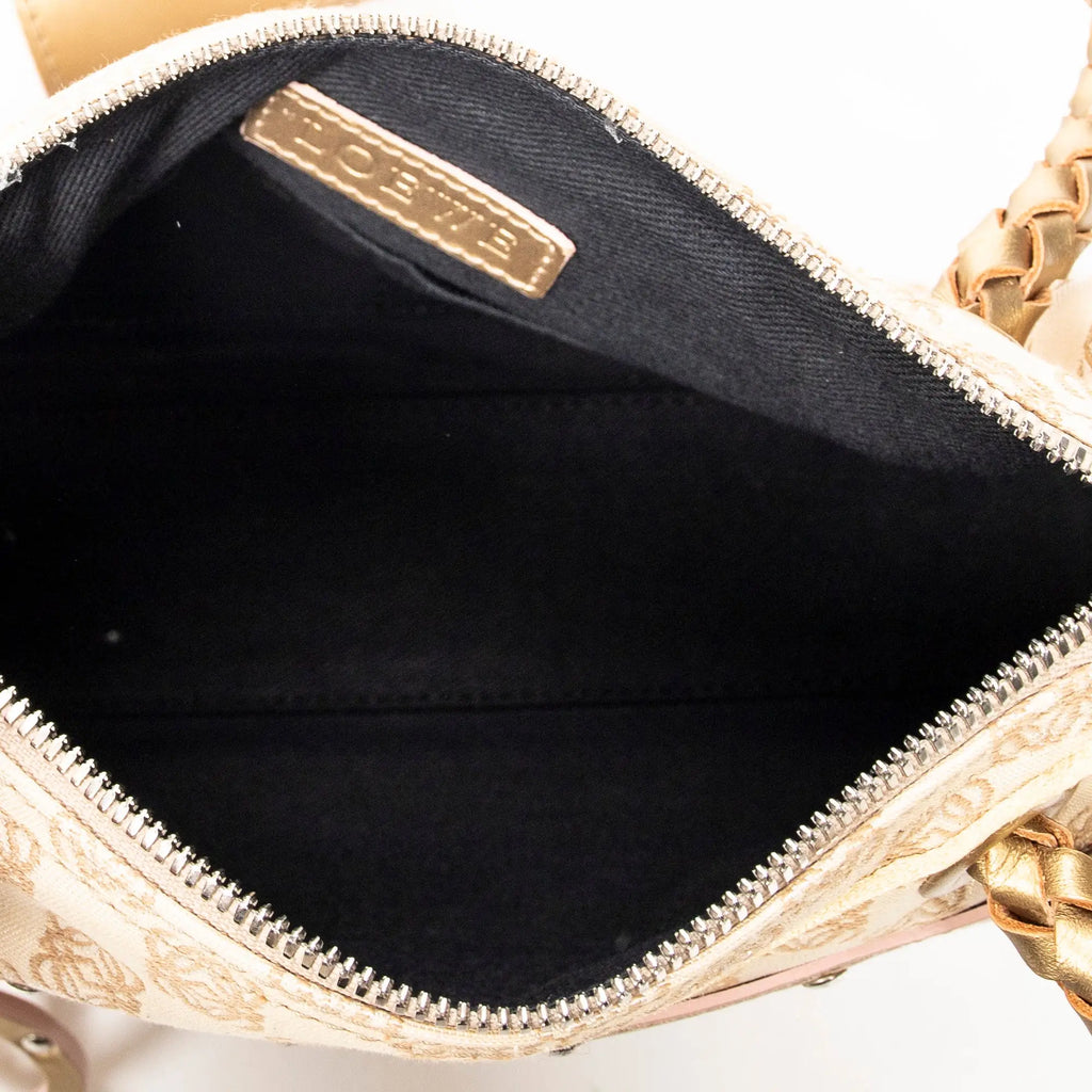 Bolso de mano con asa trenzada, cierre de cremallera y lona Anagram beige
