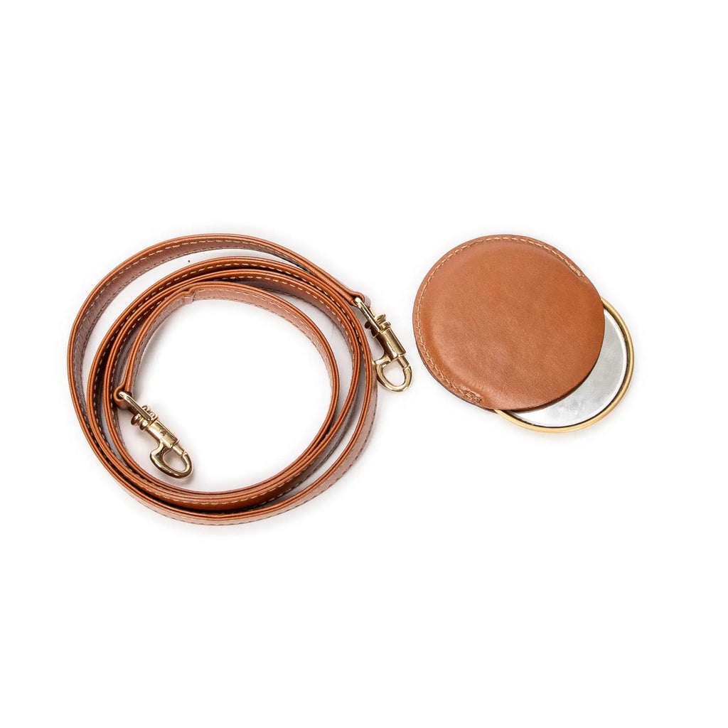 Bolso de mano pequeño con asa superior de bambú, solapa y piel de becerro lisa color canela