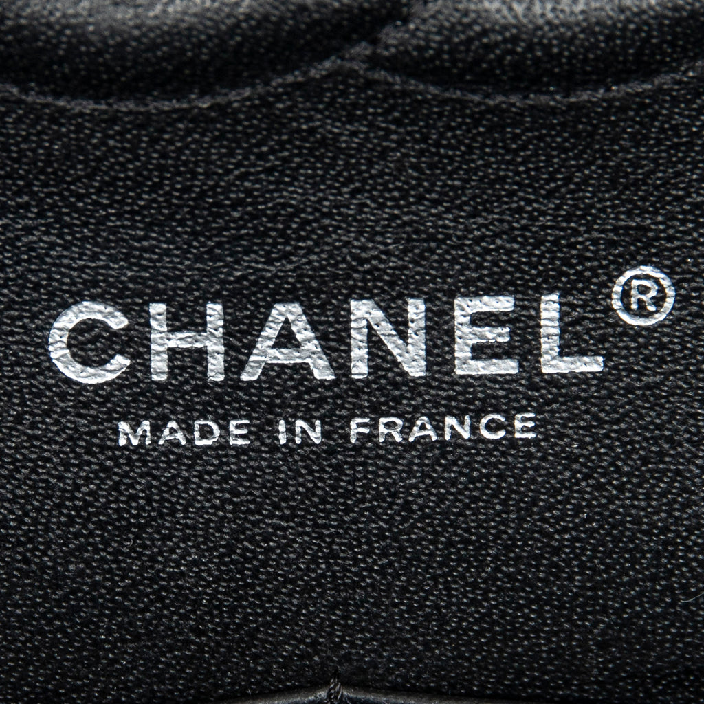 Shoulder Bag Classic Double Flap 26 Black Quilted Caviar Leather