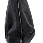 Bolso de hombro con bolsillo frontal abierto y bandolera de lona negra monograma