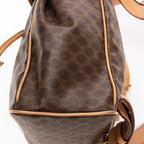 Mochila pequeña con solapa y cordón, lona revestida Macadam beige