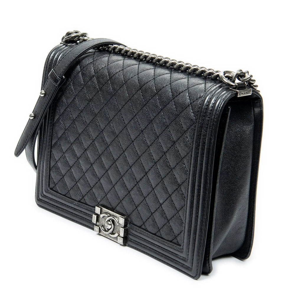 Bolso de Hombro Grande Niño Piel de Becerro Acolchada Negra