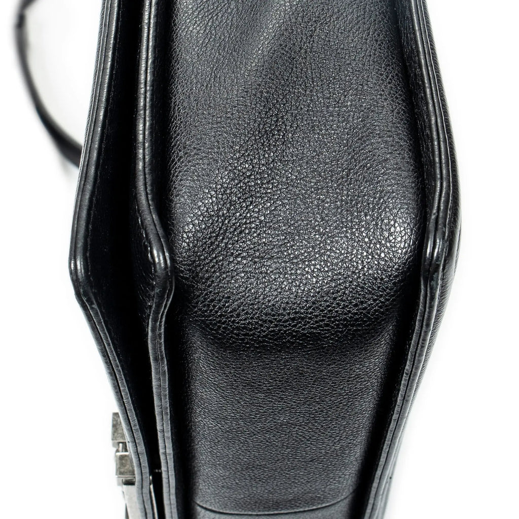 Bolso de Hombro Grande Niño Piel de Becerro Acolchada Negra