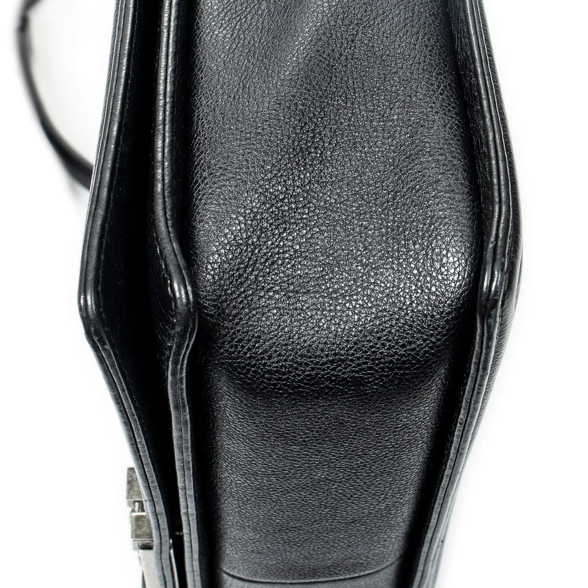 Bolso de Hombro Grande Niño Piel de Becerro Acolchada Negra