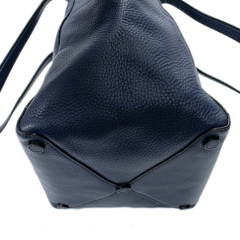 Shoulder bag Small Trapeze Shopper Navy Vitello Phenix Leather