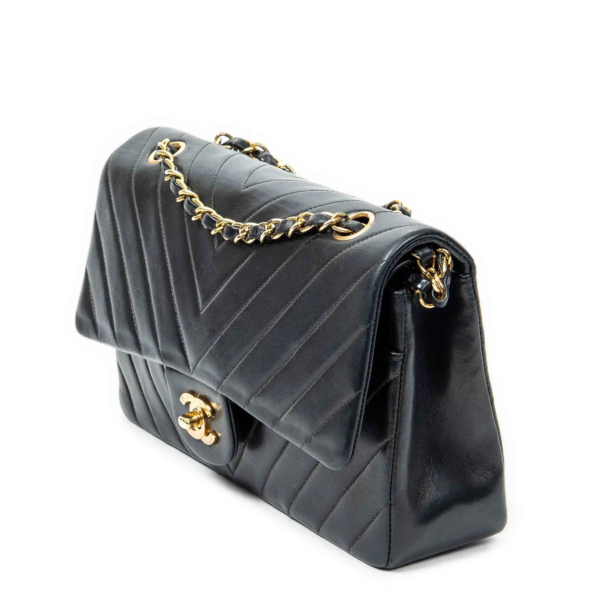 Shoulder bag Classic Double Flap 26 Black Chevron Quilted Calfskin Leather
