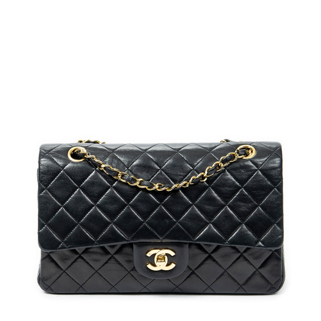 Shoulder bag Classic Double Flap 26 Black Quilted Lambskin Leather