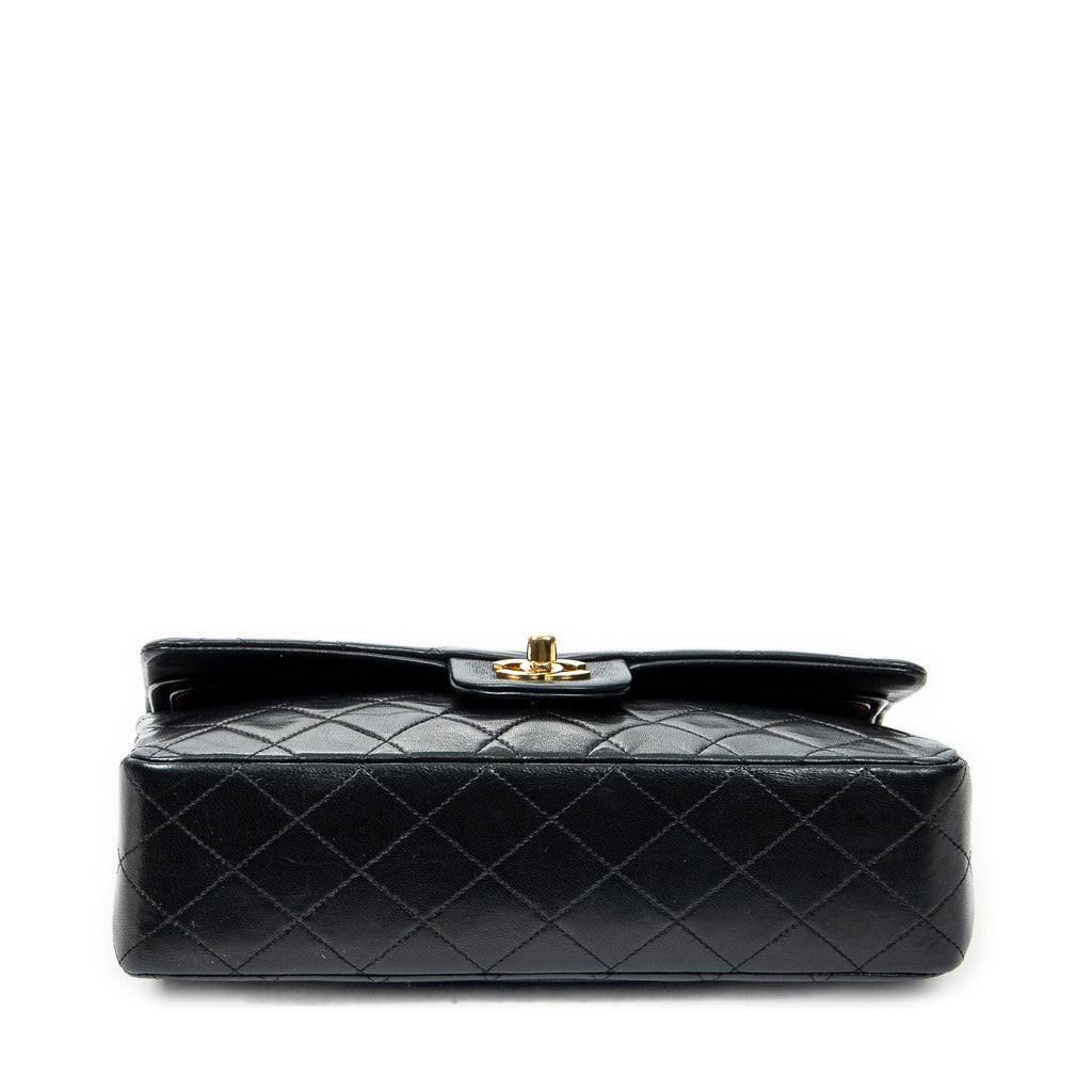 Shoulder bag Classic Double Flap 26 Black Quilted Lambskin Leather