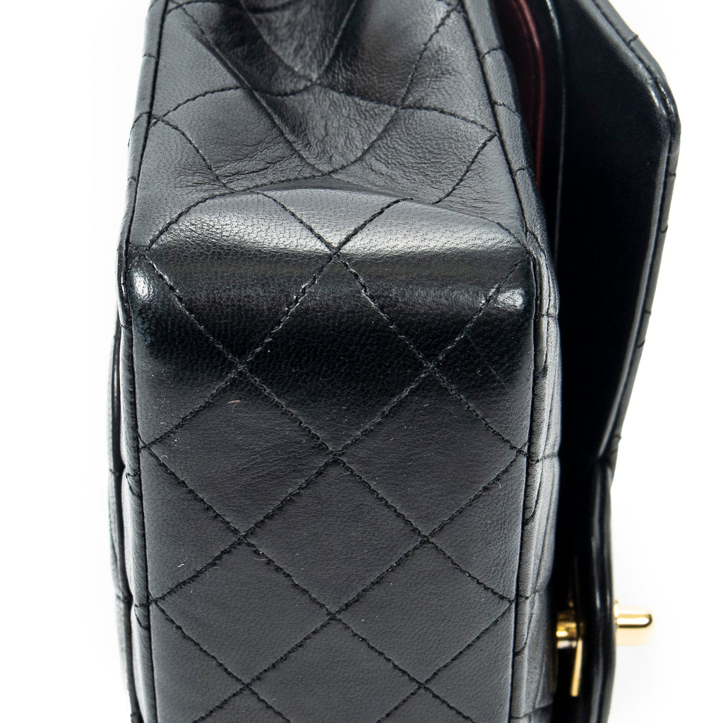 Shoulder bag Classic Double Flap 26 Black Quilted Lambskin Leather