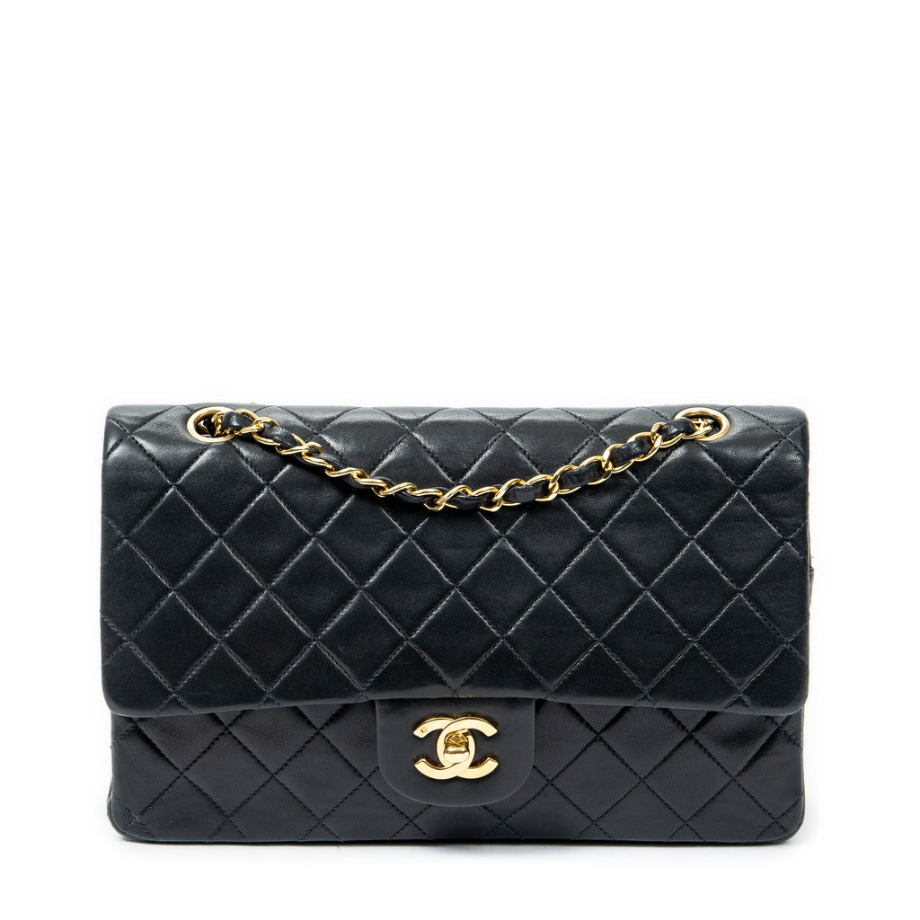 Shoulder bag Classic Double Flap 26 Black Quilted Lambskin Leather
