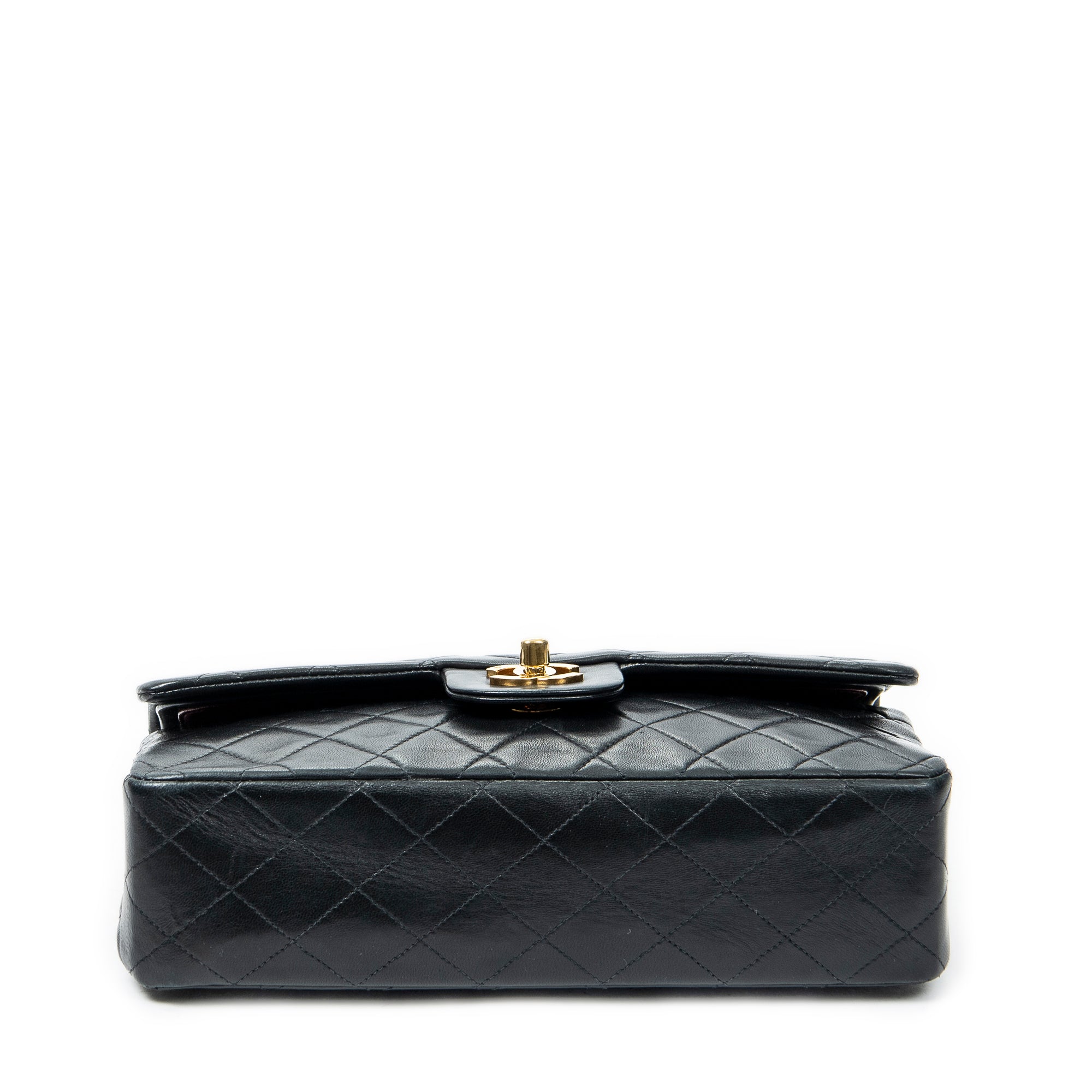 Shoulder bag Classic Double Flap 26 Black Quilted Lambskin Leather