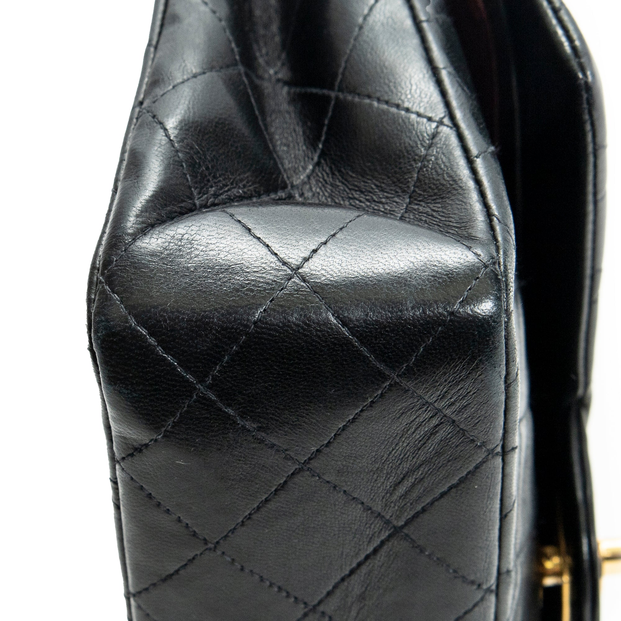Shoulder bag Classic Double Flap 26 Black Quilted Lambskin Leather
