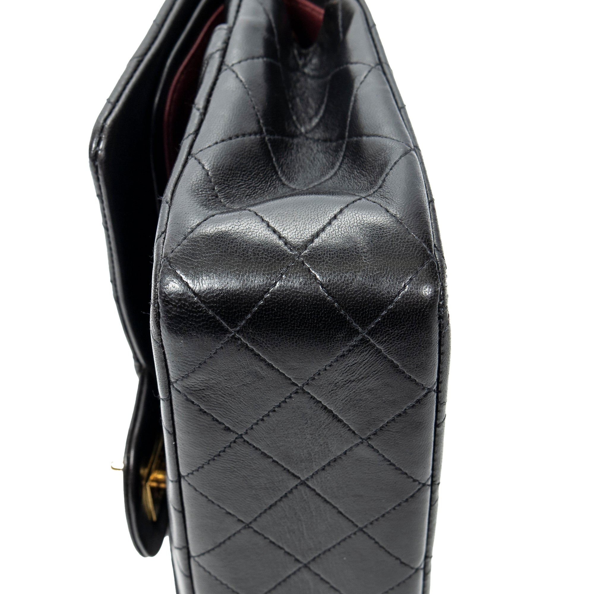 Shoulder bag Classic Double Flap 26 Black Quilted Lambskin Leather