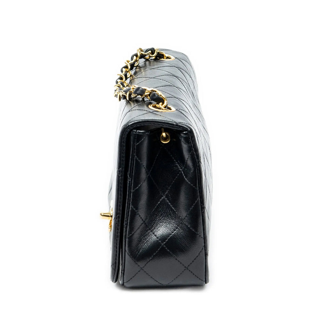 Bolso de hombro CC Turn Lock Mademoiselle Full Flap de cuero de cordero acolchado negro