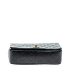 Bolso de hombro CC Turn Lock Mademoiselle Full Flap de cuero de cordero acolchado negro