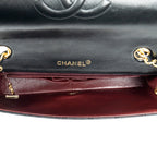Bolso de hombro CC Turn Lock Mademoiselle Full Flap de cuero de cordero acolchado negro