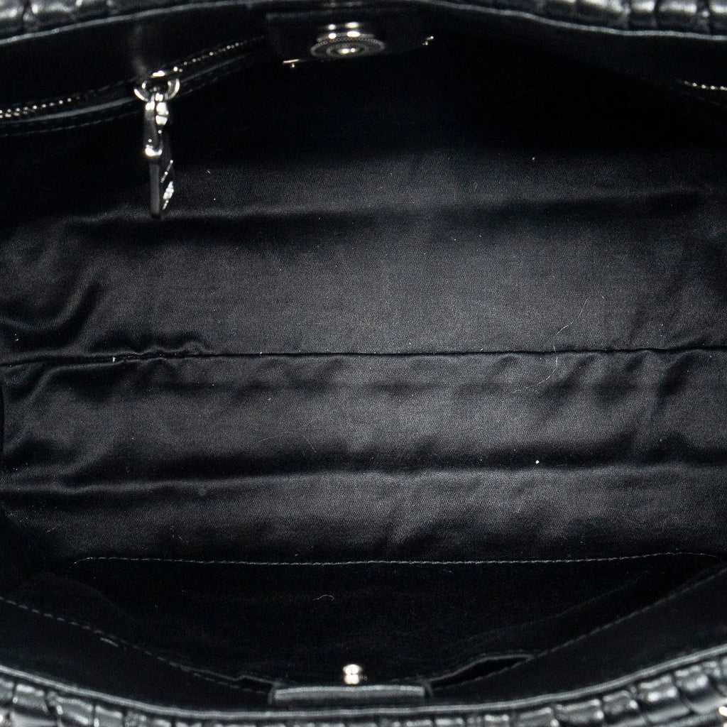Bolso de hombro Mediano Crystal Tote Piel Matelassé Negra