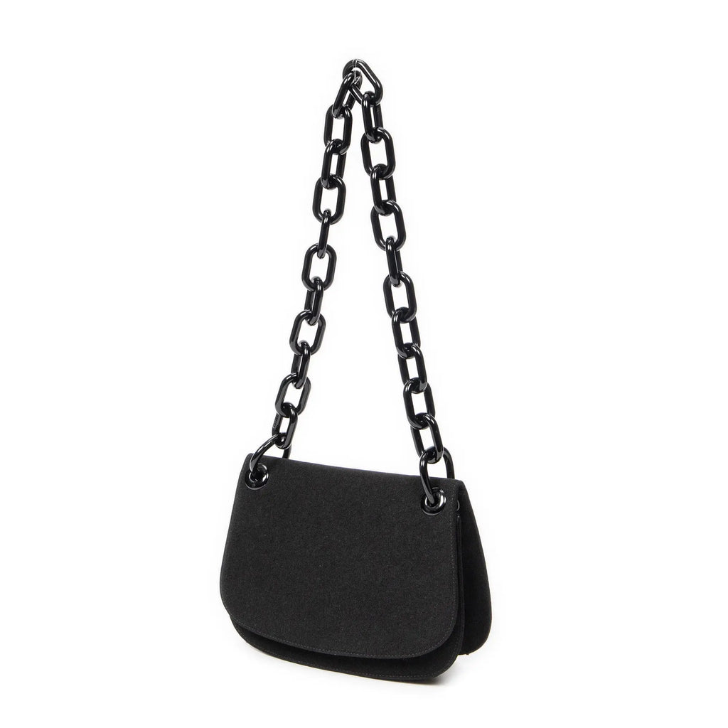 Bandolera con cadena de Lucite y solapa, de lona de nailon negra