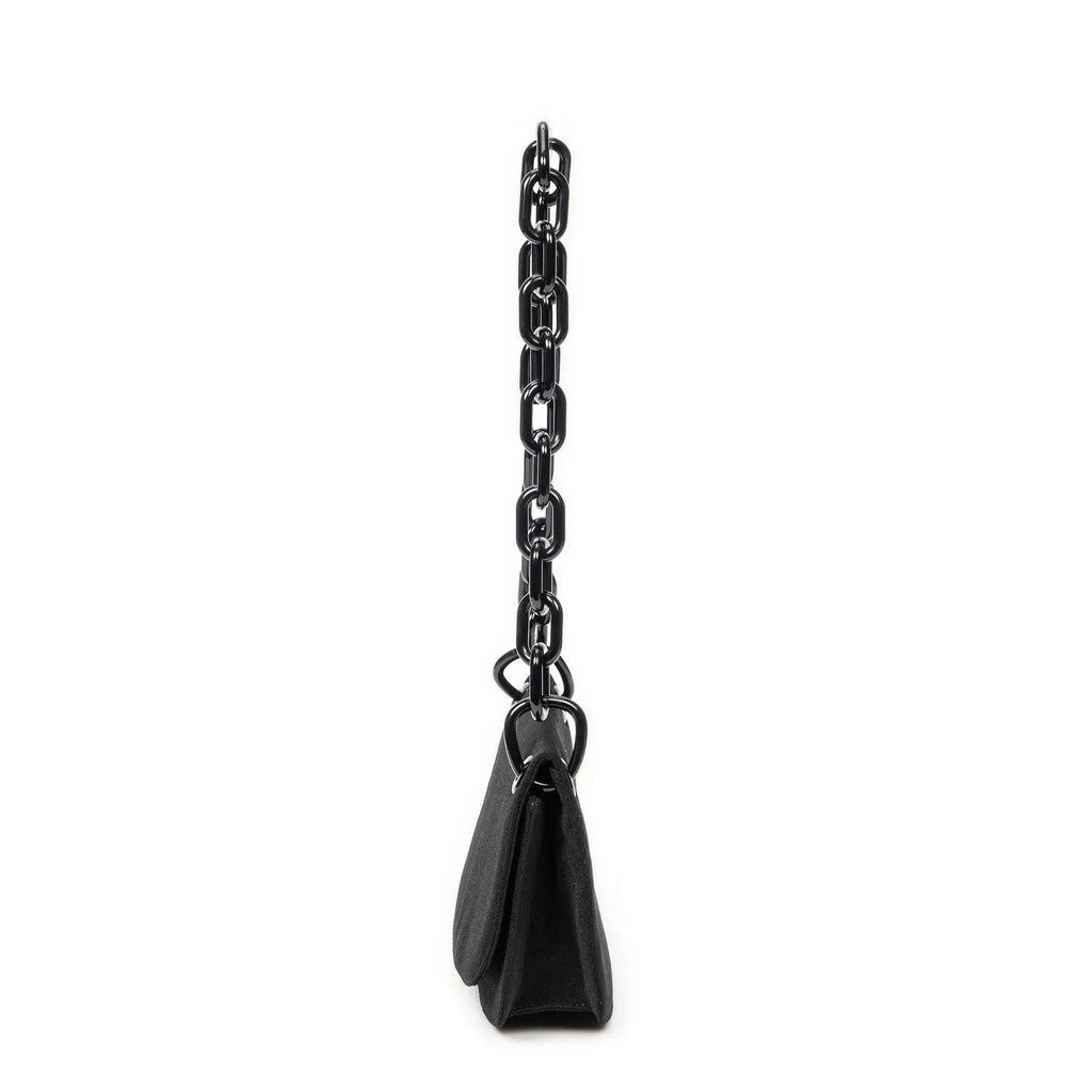 Bandolera con cadena de Lucite y solapa, de lona de nailon negra