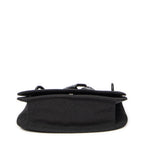 Bandolera con cadena de Lucite y solapa, de lona de nailon negra