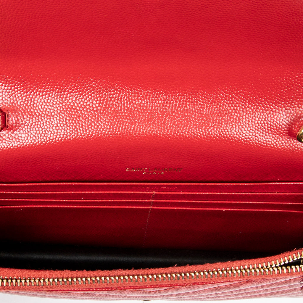 Shoulder bag Envelope Wallet On Chain Red Quilted Grain de Poudre Leather