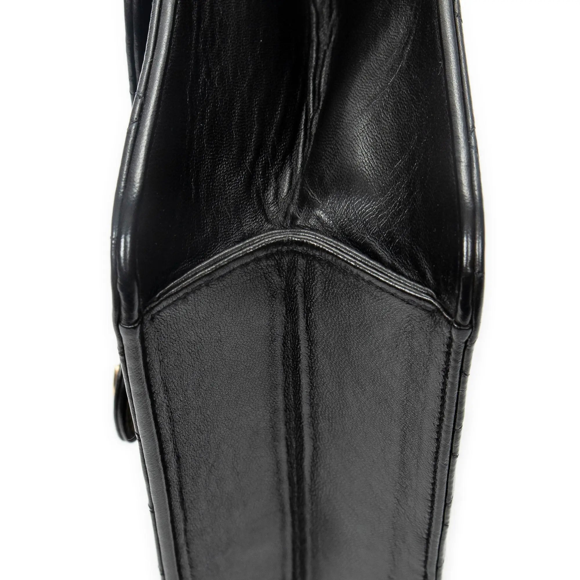 Bolso de Hombro Vintage Cierre Push Lock Solapa Recta Piel de Cordero Acolchada Negra