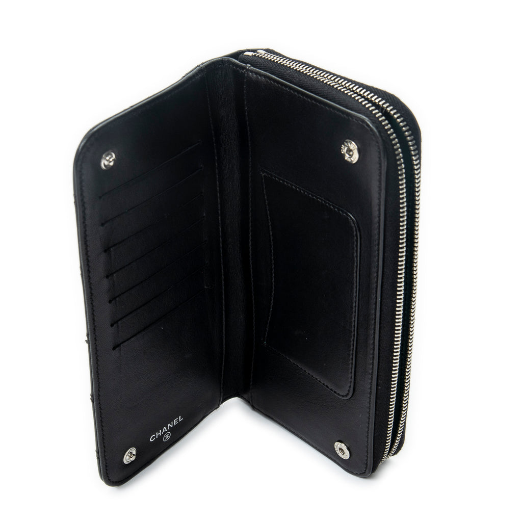 Wallet CC Paris New York Zip Around Wallet Black Double Quilted Stitch Leather