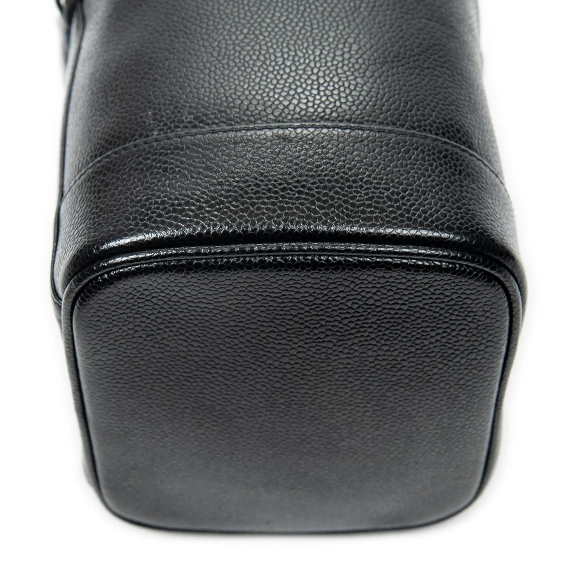 Bolso de mano CC Tall Vanity Case Piel de caviar negra