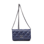 Bolso de hombro Hampton con cartera con cadena de piel de cordero azul marino con doble pespunte