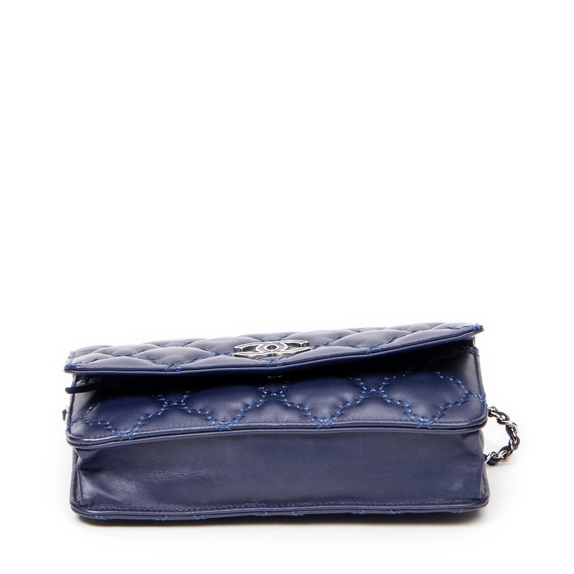 Bolso de hombro Hampton con cartera con cadena de piel de cordero azul marino con doble pespunte