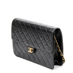 Bolso de hombro vintage con cierre de presión, solapa recta, piel de cordero acolchada negra