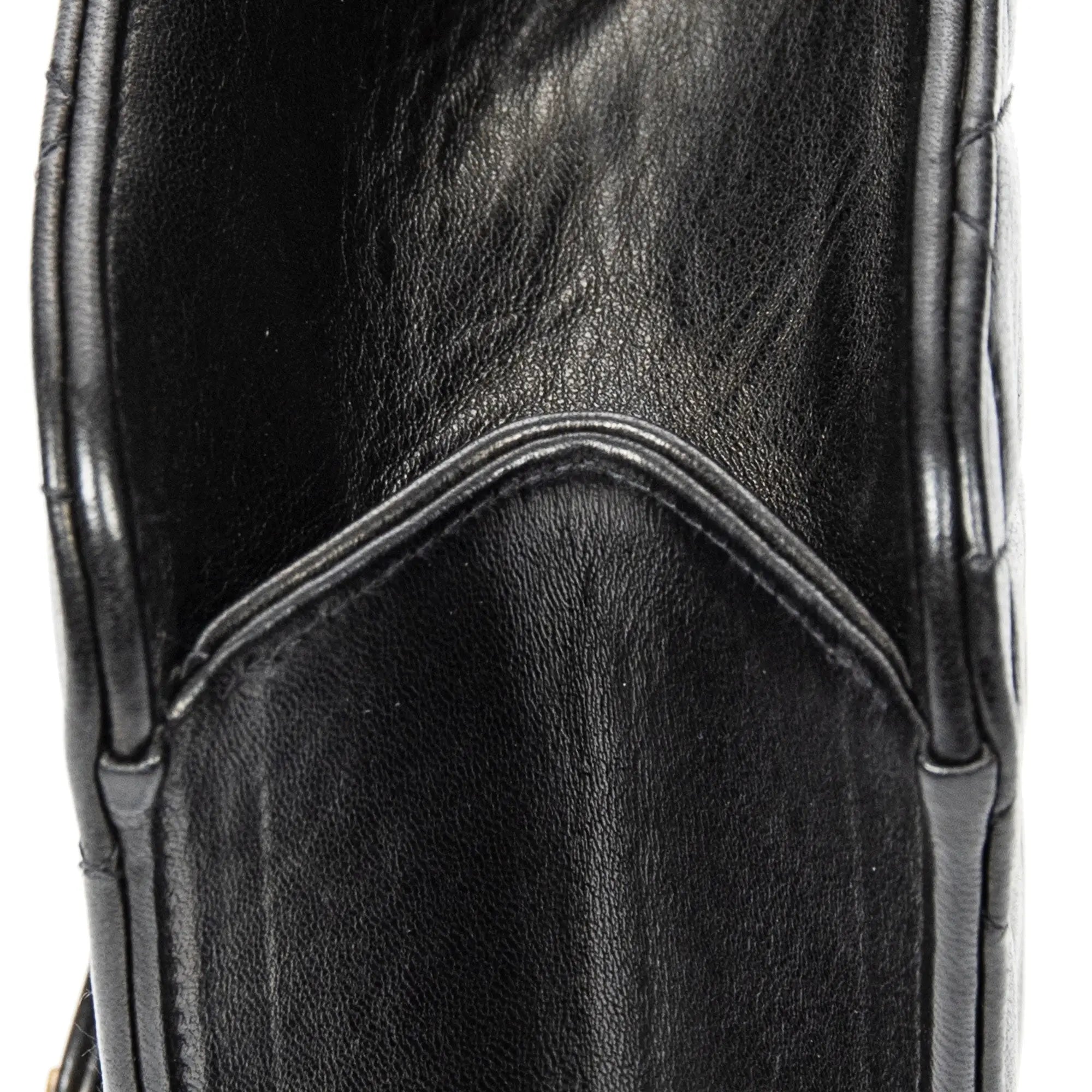 Bolso de hombro vintage con cierre de presión, solapa recta, piel de cordero acolchada negra