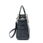 Bolso de hombro mediano Lady Dior con cremallera de piel de cordero Cannage negra